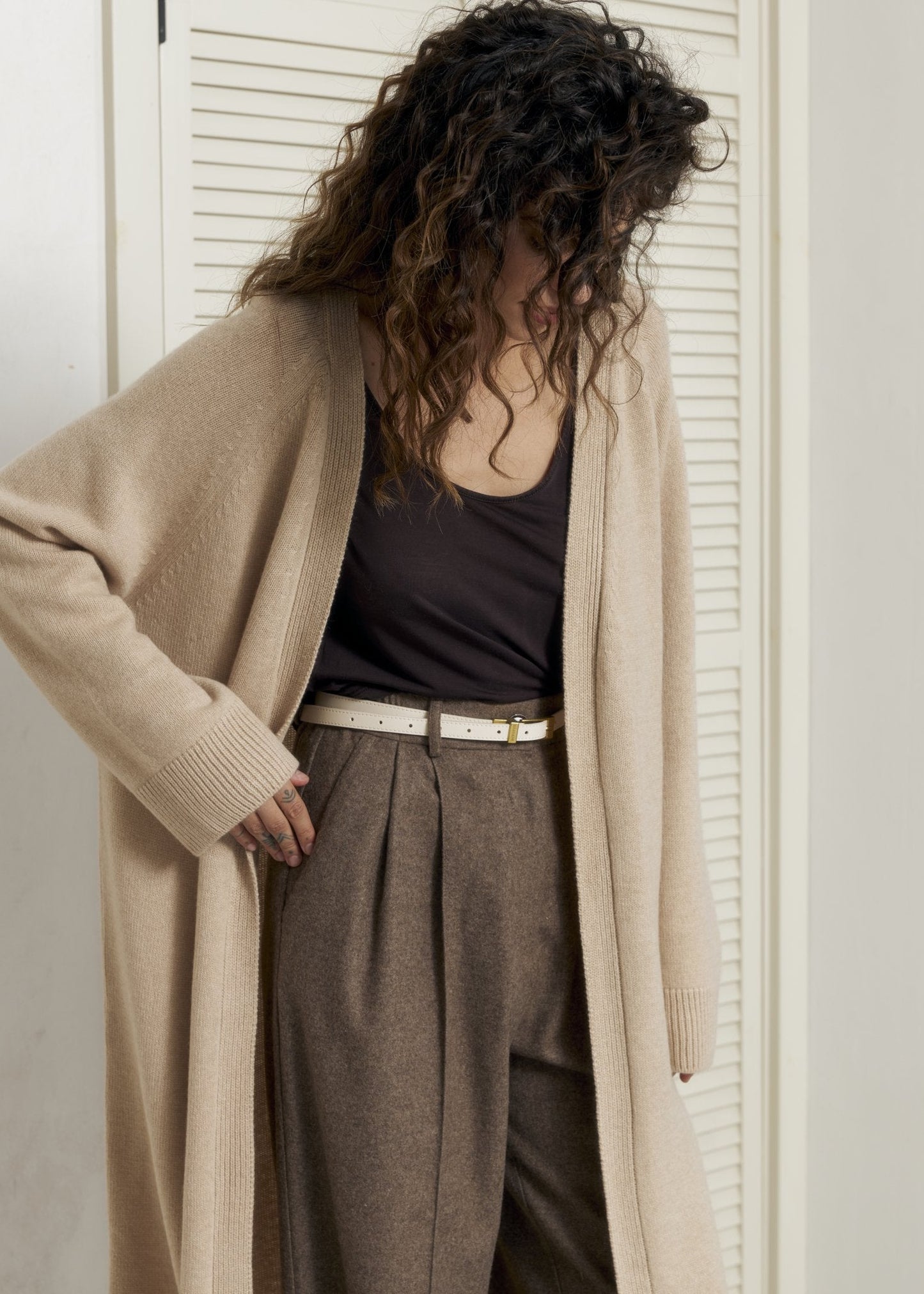 Long Cashmere Cardigan with Belt in Beige - NiSO
