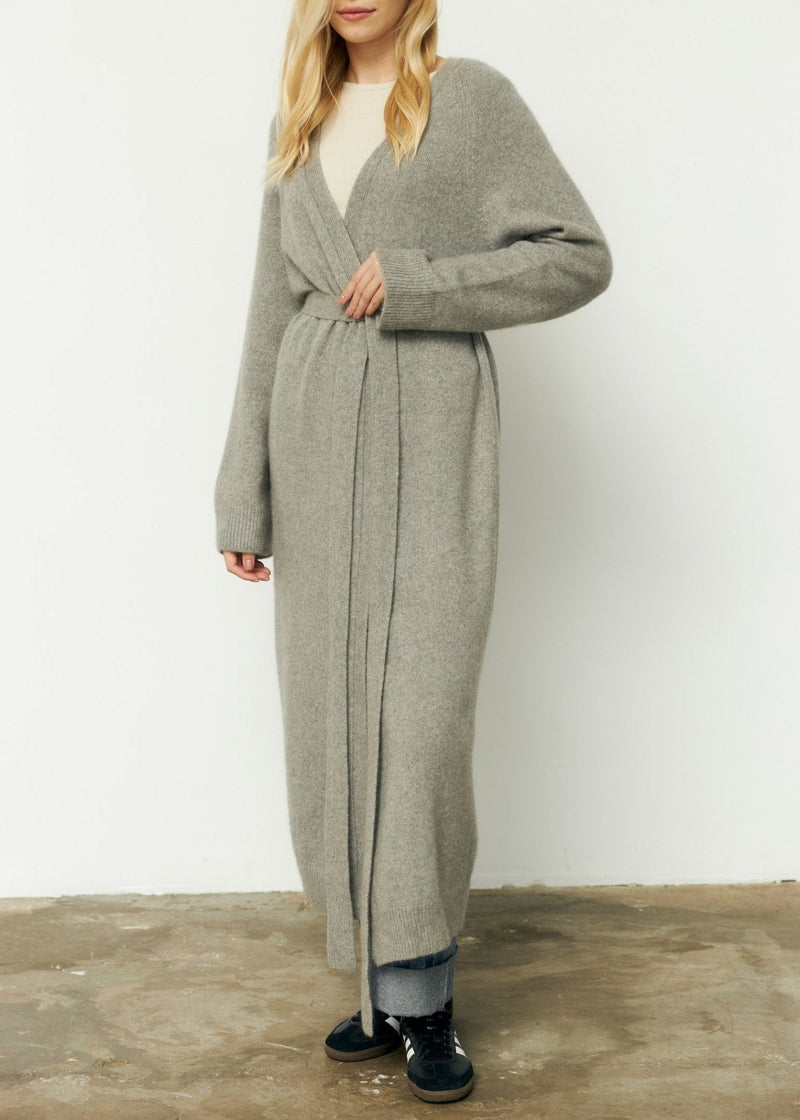 Long 100% Cashmere Cardigan with Belt in Gray - NiSO