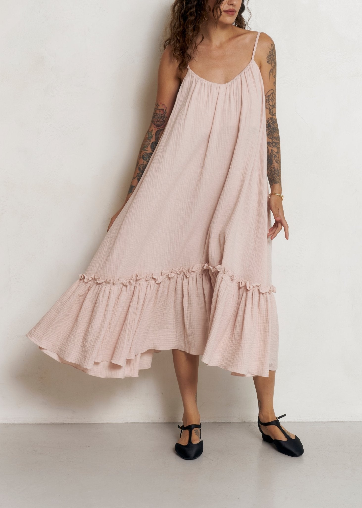 Universal Midi Muslin Summer Dress in Powder - NiSO