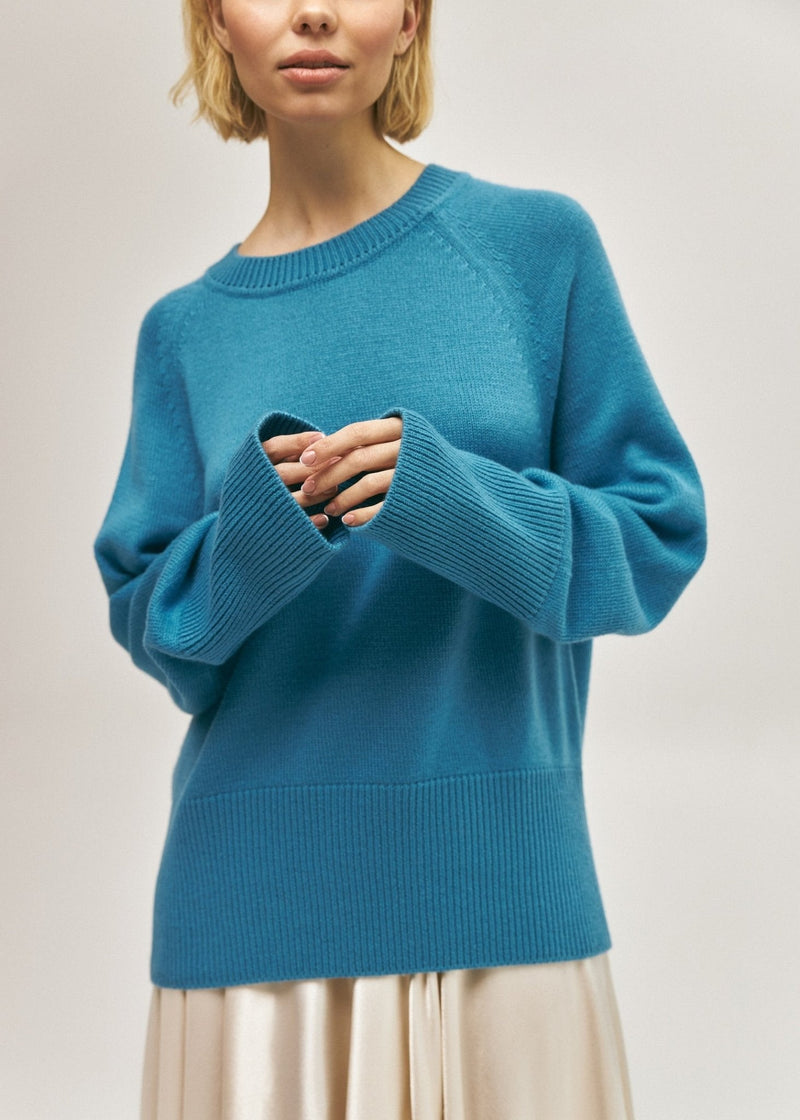 Crew - Neck 100% Cashmere Long Sweater in Blue - NiSO