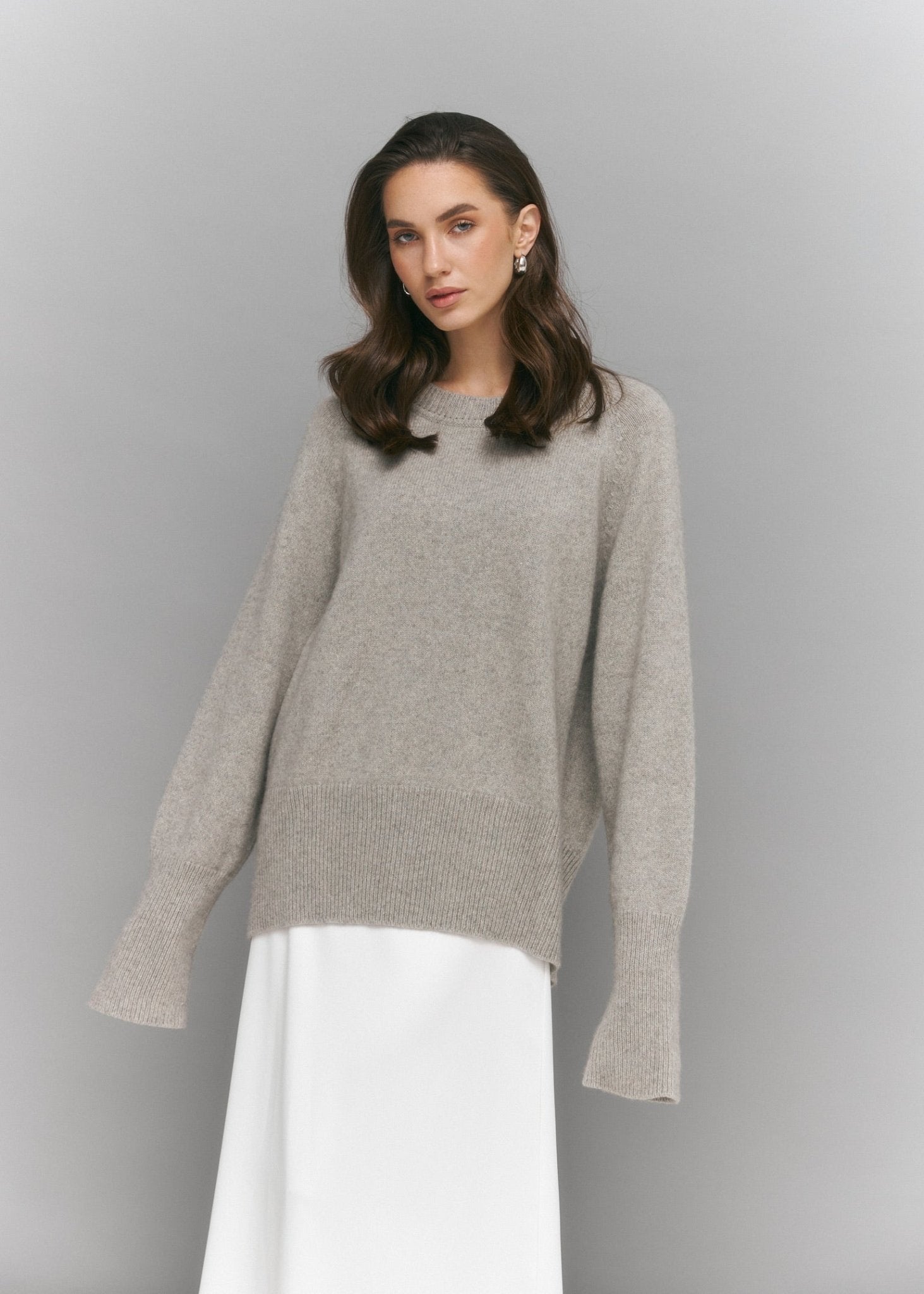 Crew - Neck 100% Cashmere Long Sweater in Gray - NiSO