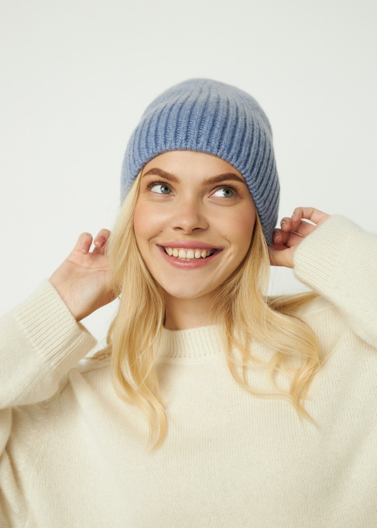 Pure Cashmere Beanie in Jeans Blue - NiSO