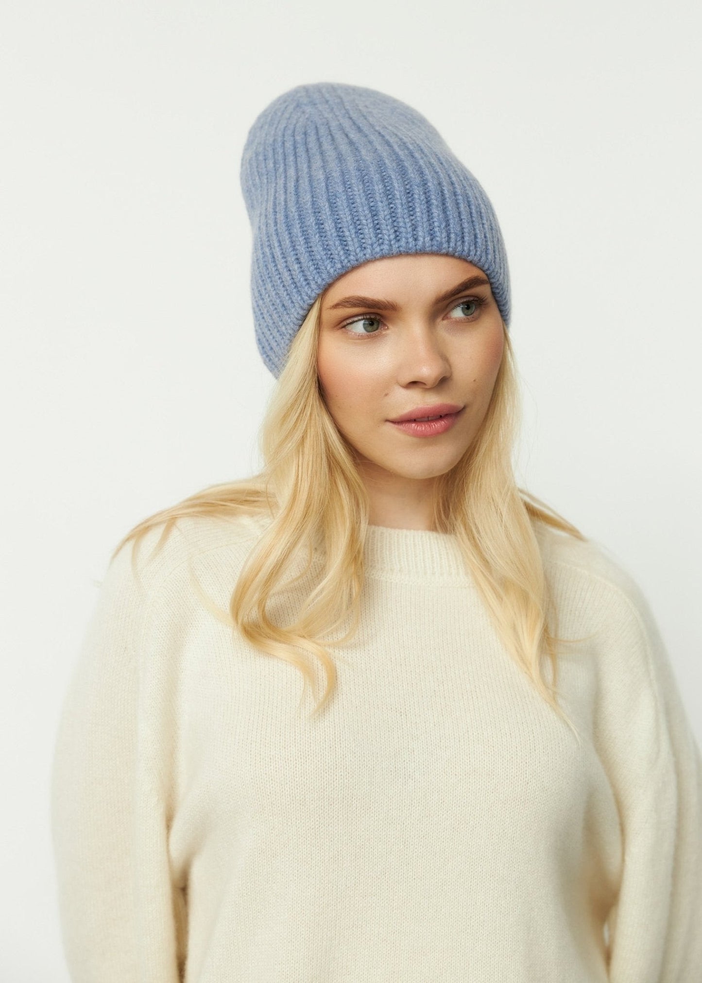 Pure Cashmere Beanie in Jeans Blue - NiSO