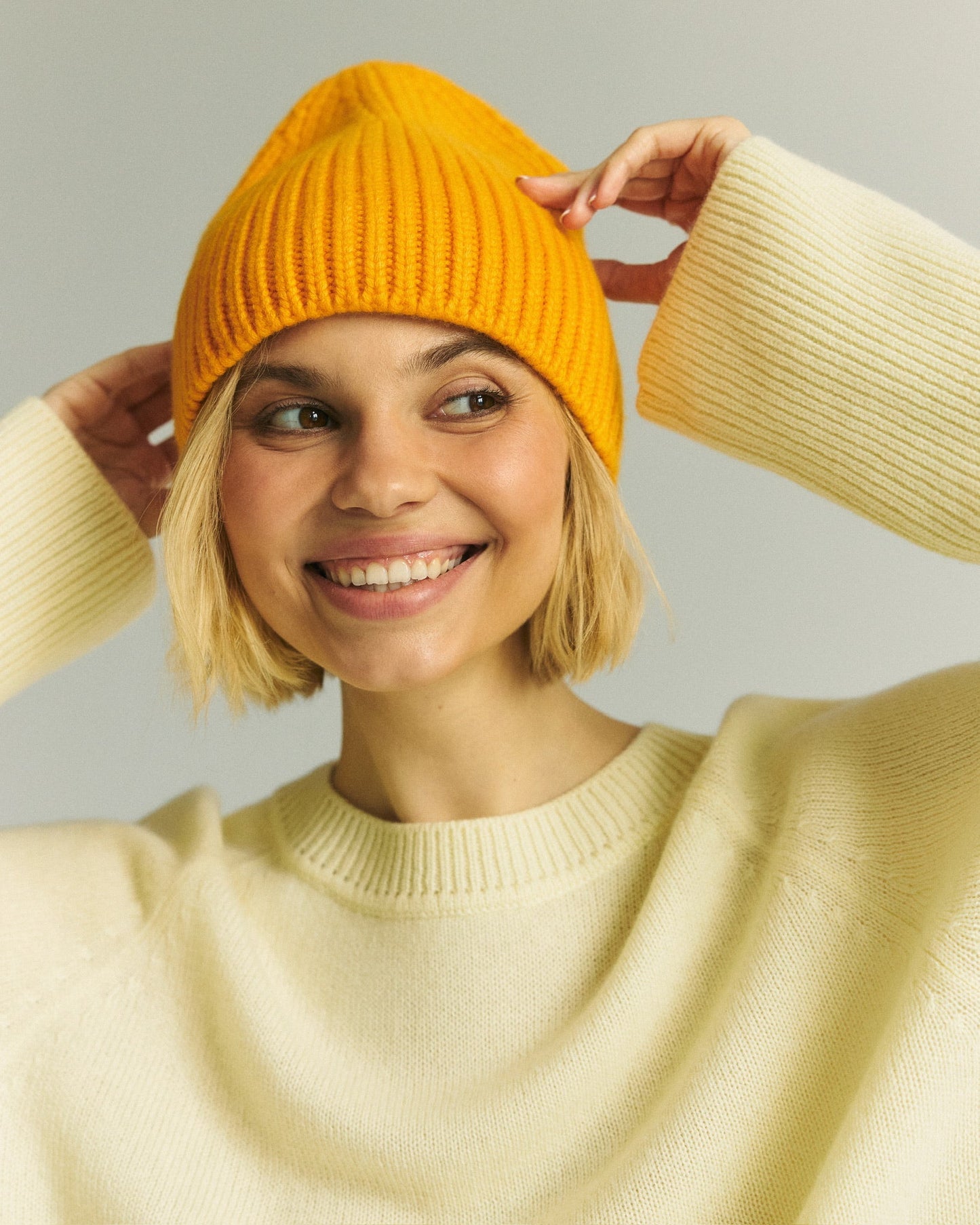 Pure Cashmere Beanie in Orange - NiSO