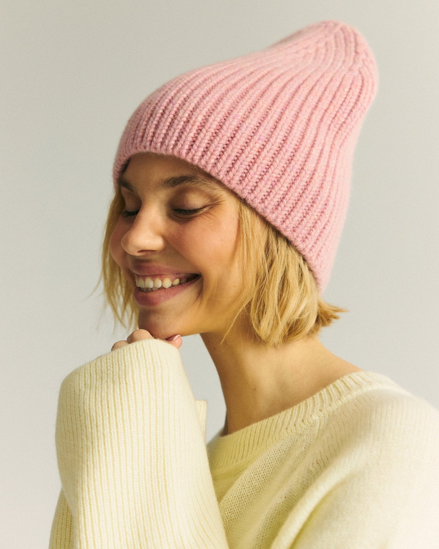 Pure Cashmere Beanie in Pink - NiSO