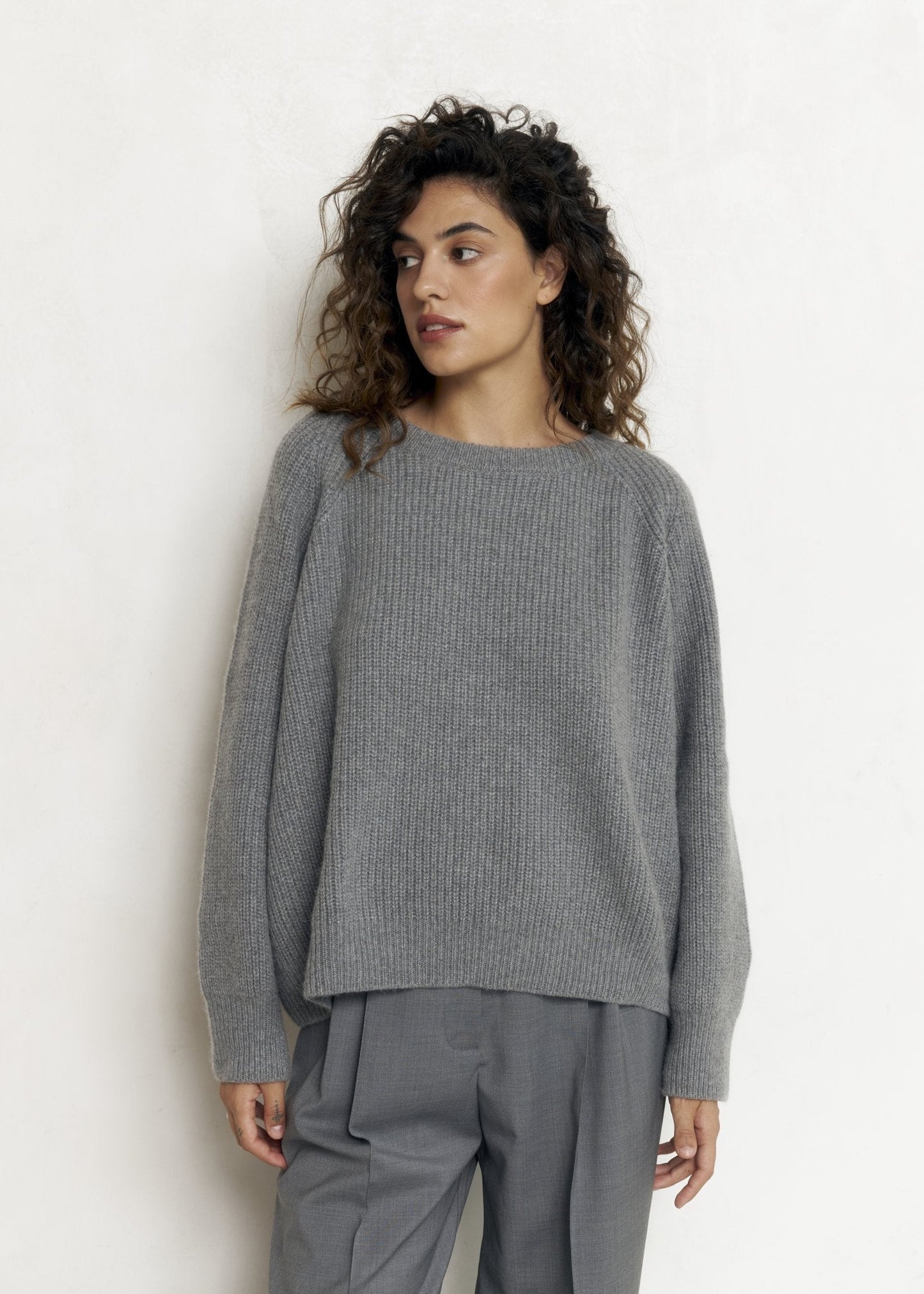 RUTA Ribbed - knit Cashmere Sweater in Gray - NiSO