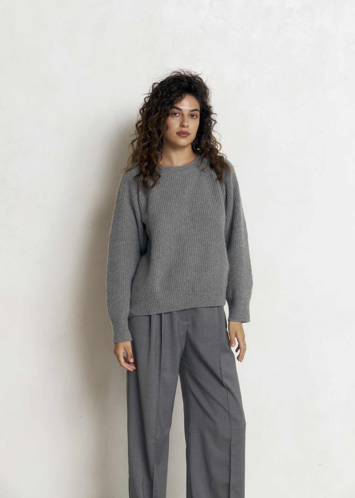 RUTA Ribbed - knit Cashmere Sweater in Gray - NiSO