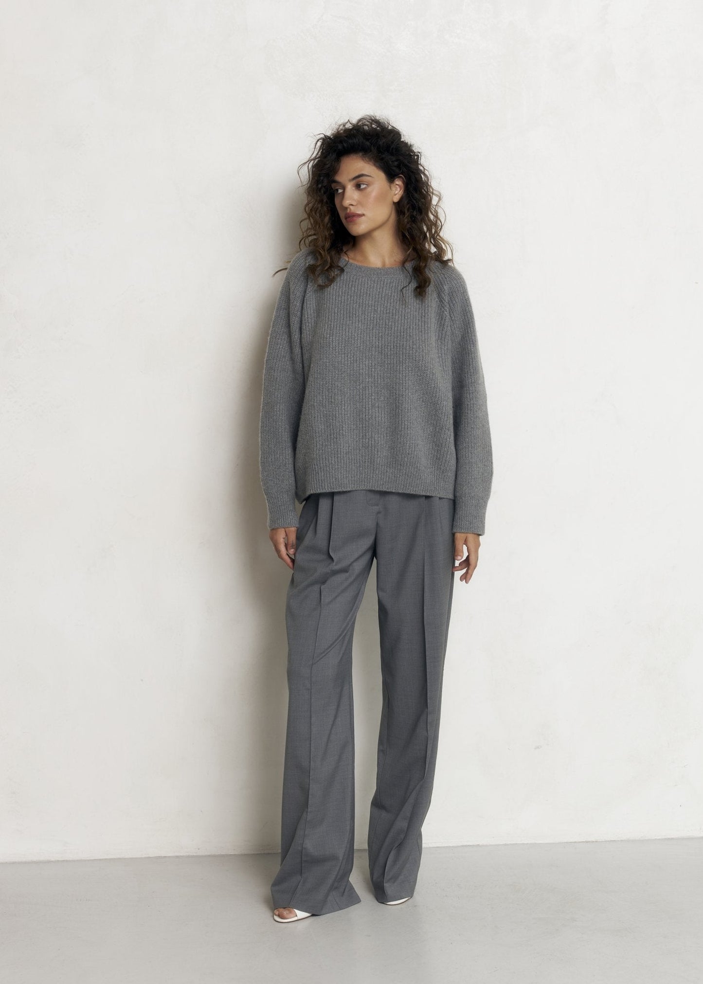 RUTA Ribbed - knit Cashmere Sweater in Gray - NiSO