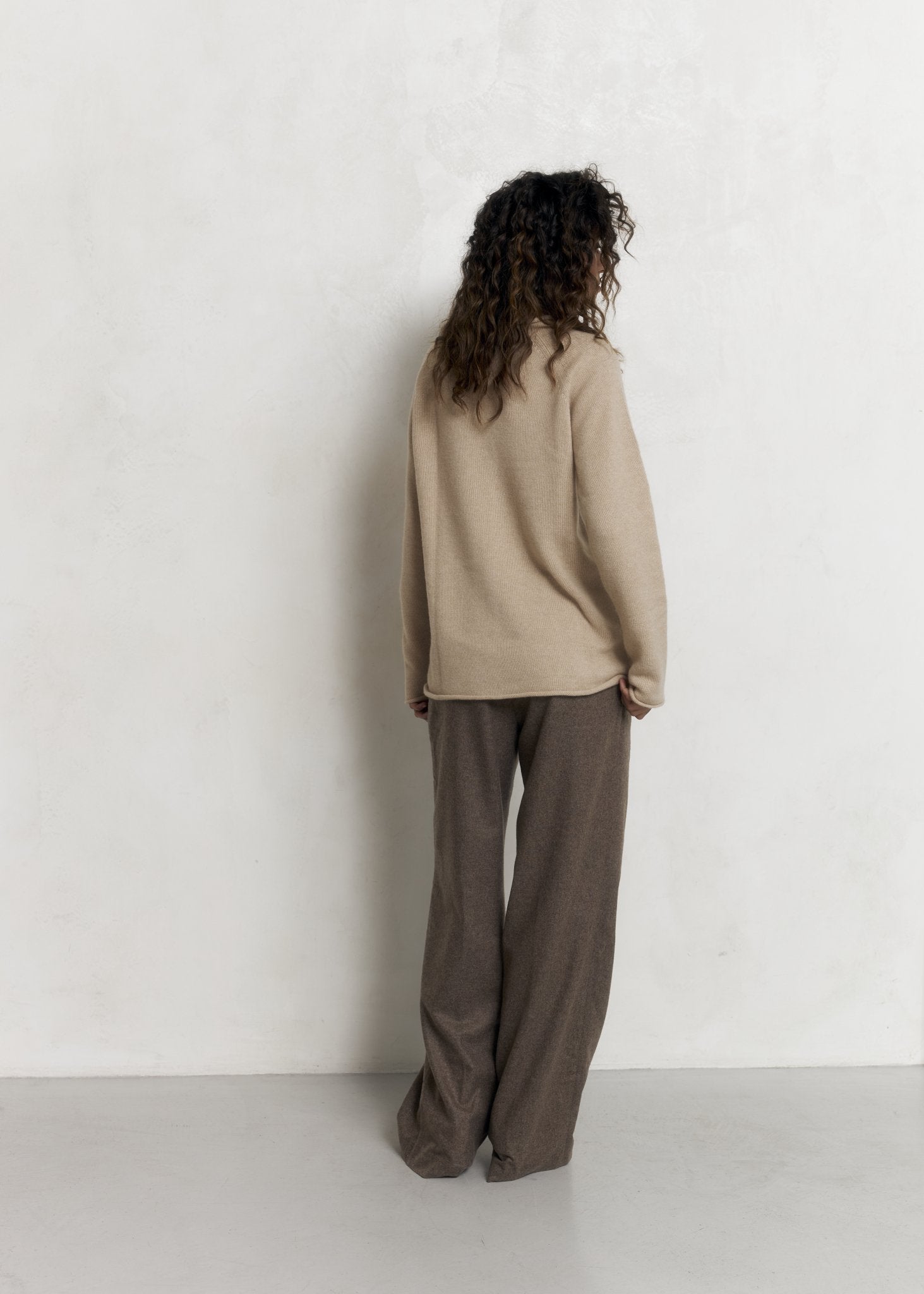 YASNA Cashmere Sweater in Beige - NiSO