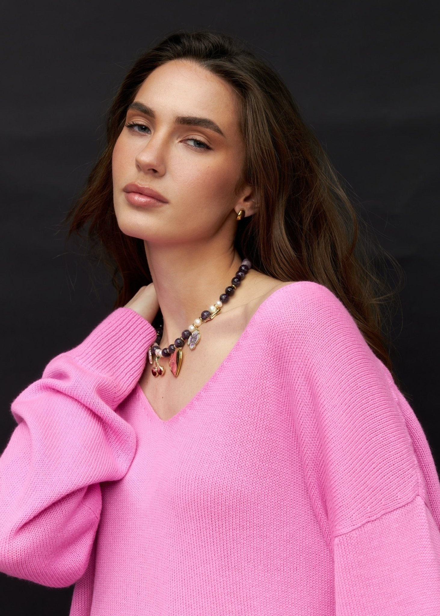 V - Neck 100% Cashmere Sweater in Pink - NiSO