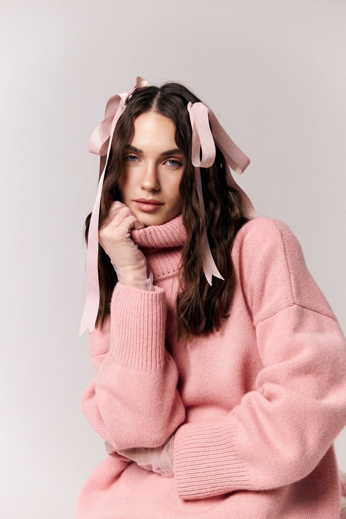 Large 100% Cashmere Oversize Sweater with Turtle Neck in Pink - NiSO