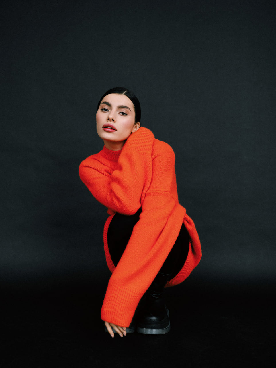 ZORIANA Oversized Cashmere Crew-neck Sweater in Vermilion
