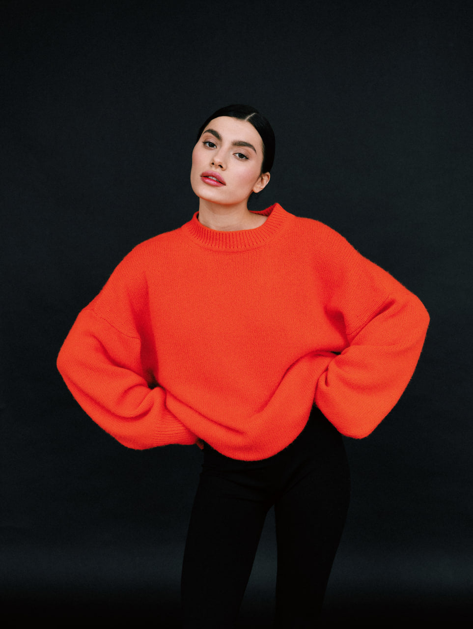 ZORIANA Oversized Cashmere Crew-neck Sweater in Vermilion