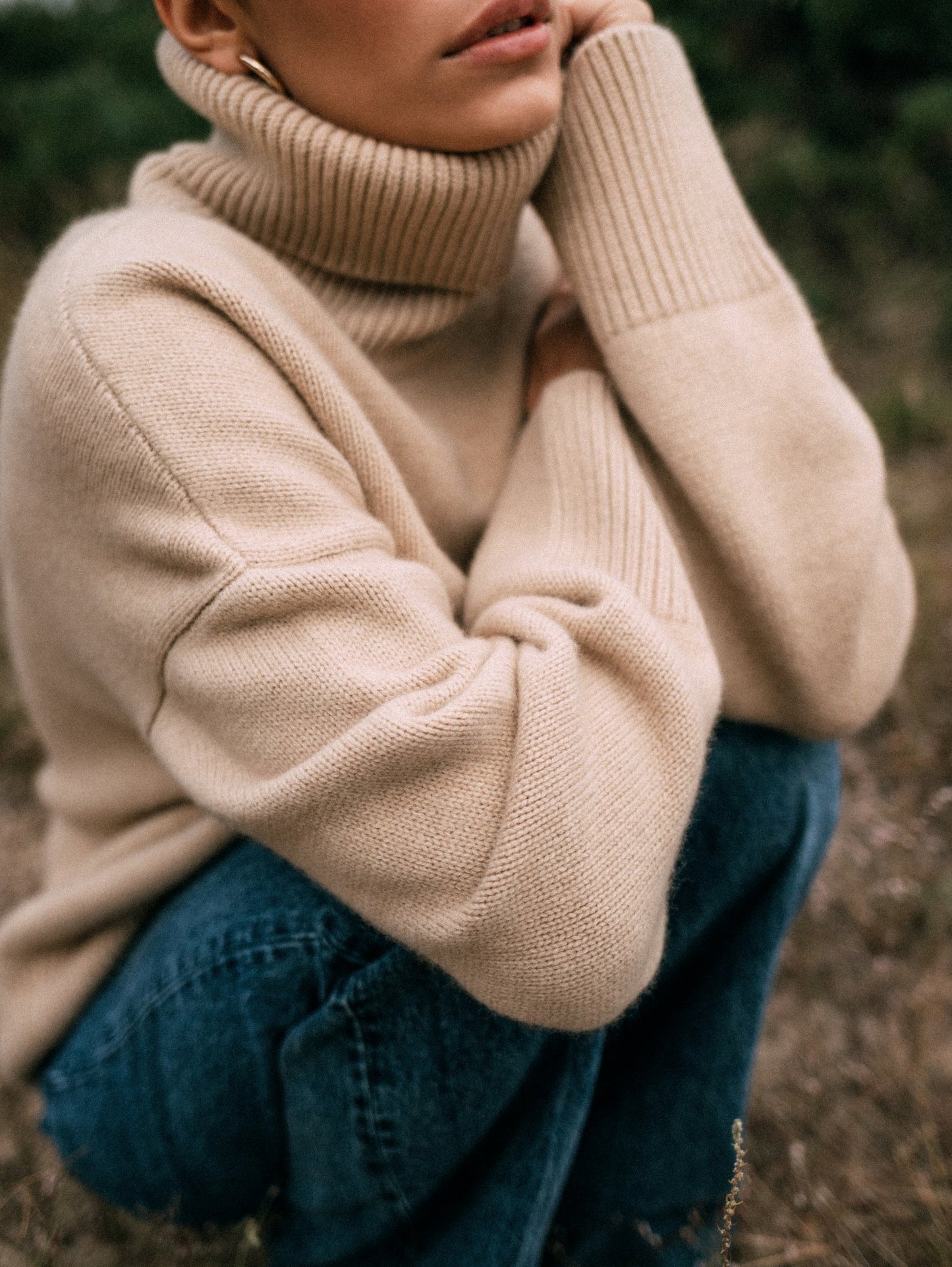 ZORIANA Turtle-Neck Cashmere Sweater in Beige