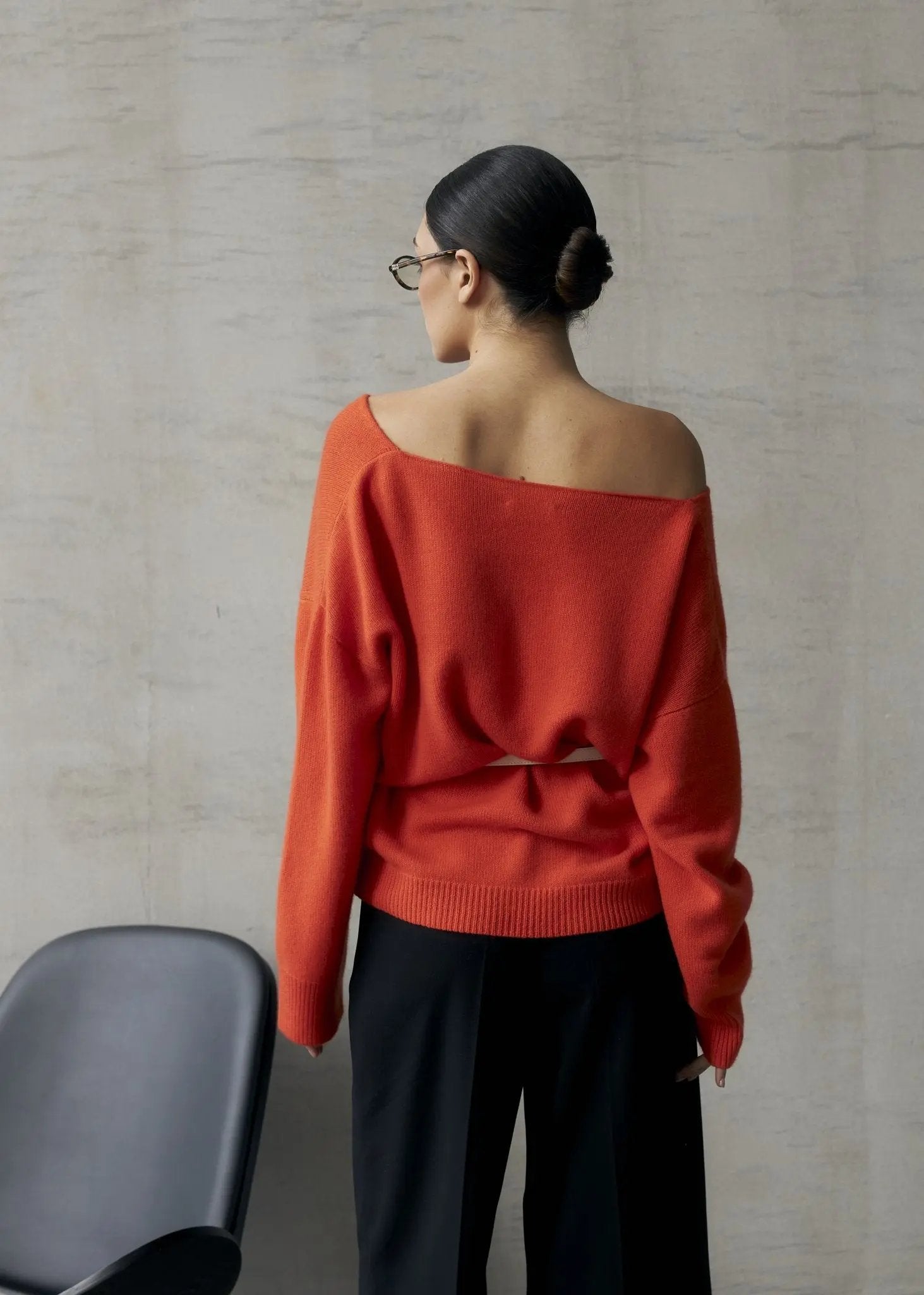 ZHADANA V-Neck Cashmere Sweater in Orange NiSO