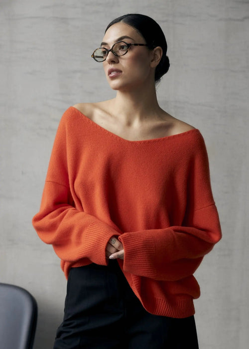 ZHADANA V-Neck Cashmere Sweater in Orange NiSO