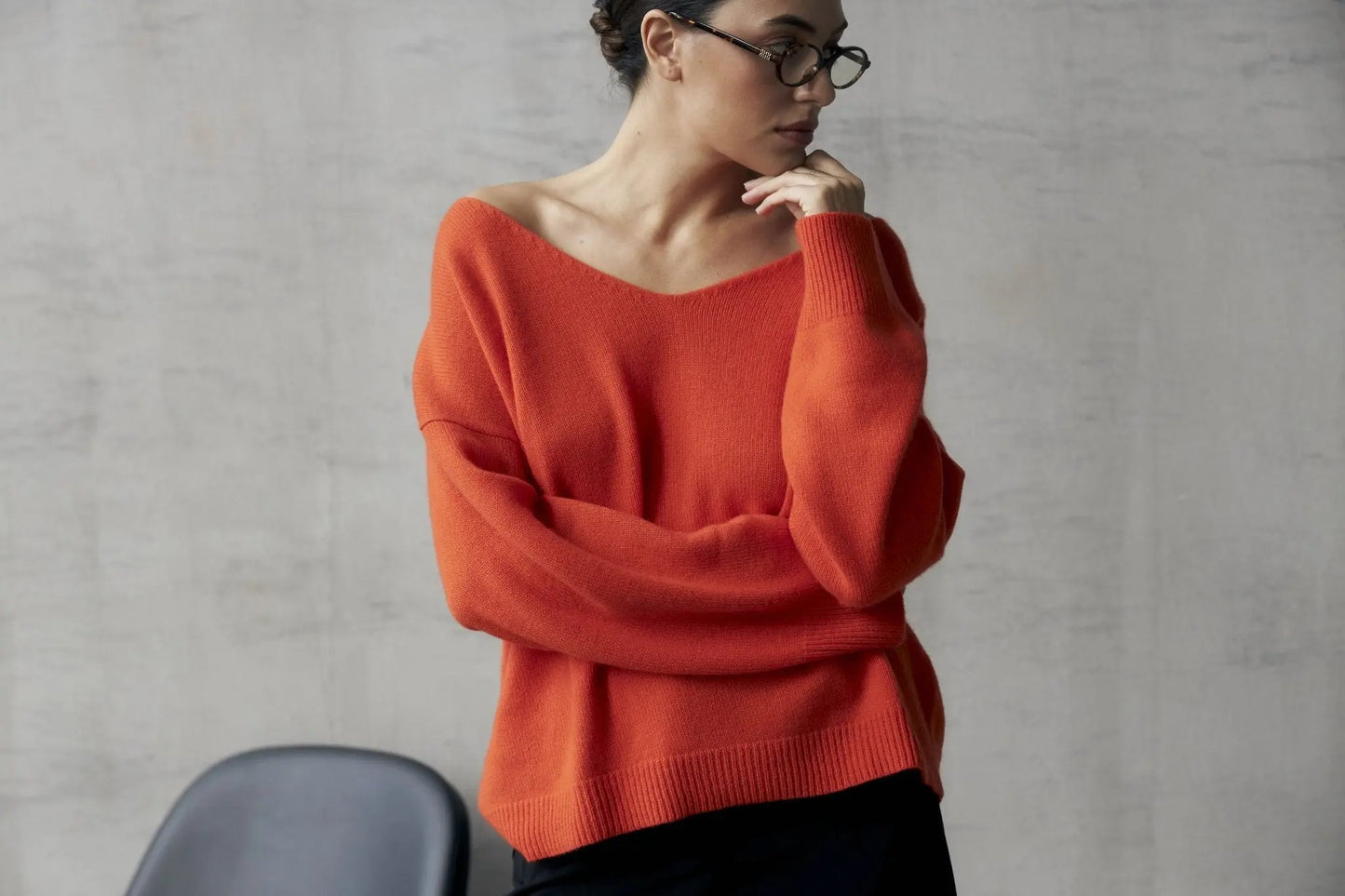 ZHADANA V-Neck Cashmere Sweater in Orange NiSO