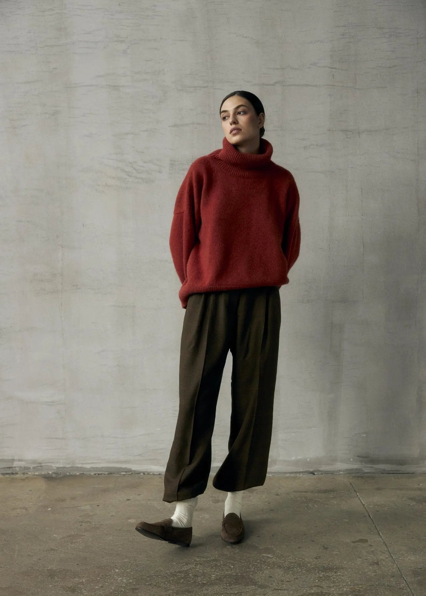 ZORIANA Turtle-Neck Cashmere Sweater in Dark Orange NiSO