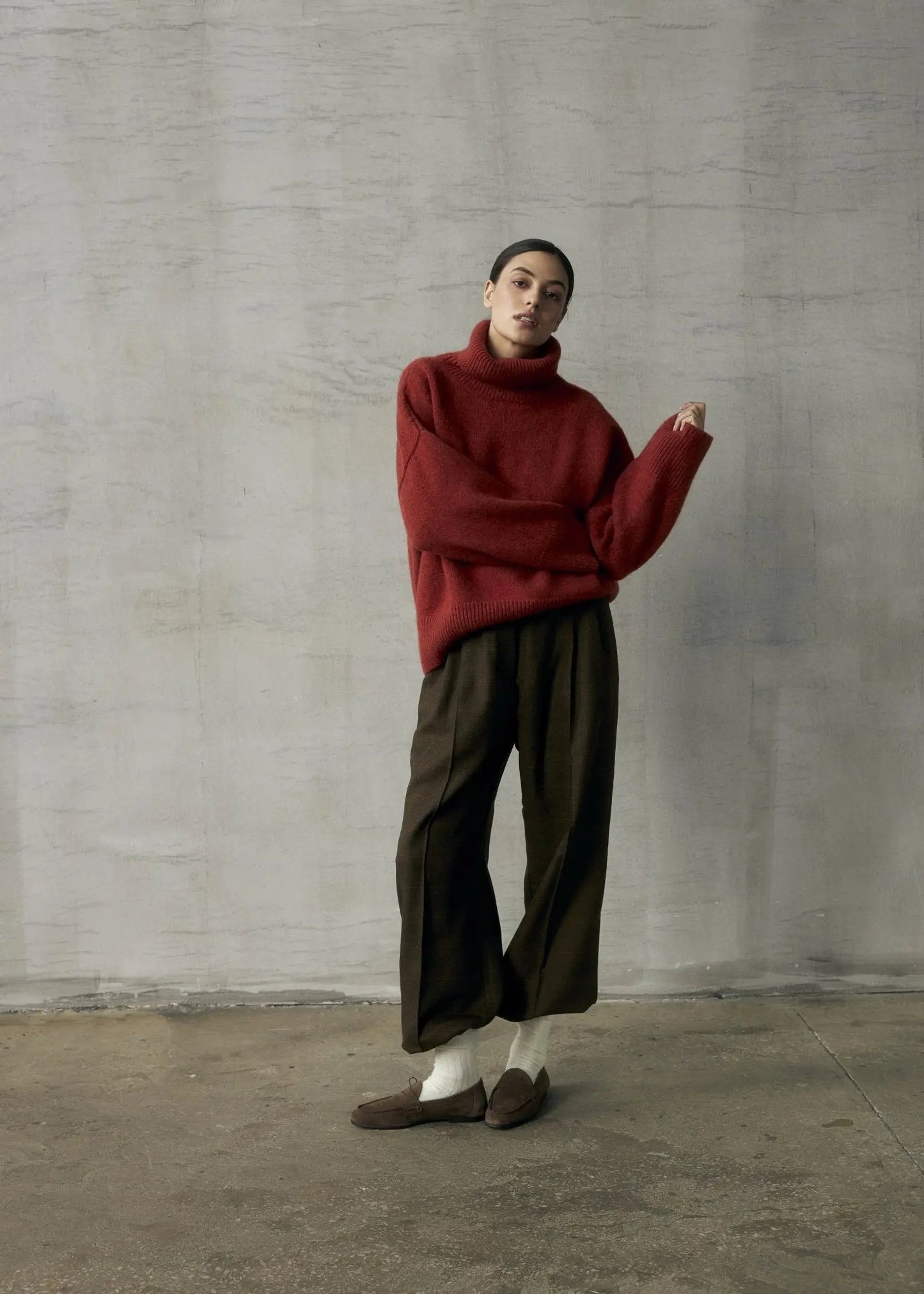 ZORIANA Turtle-Neck Cashmere Sweater in Dark Orange NiSO