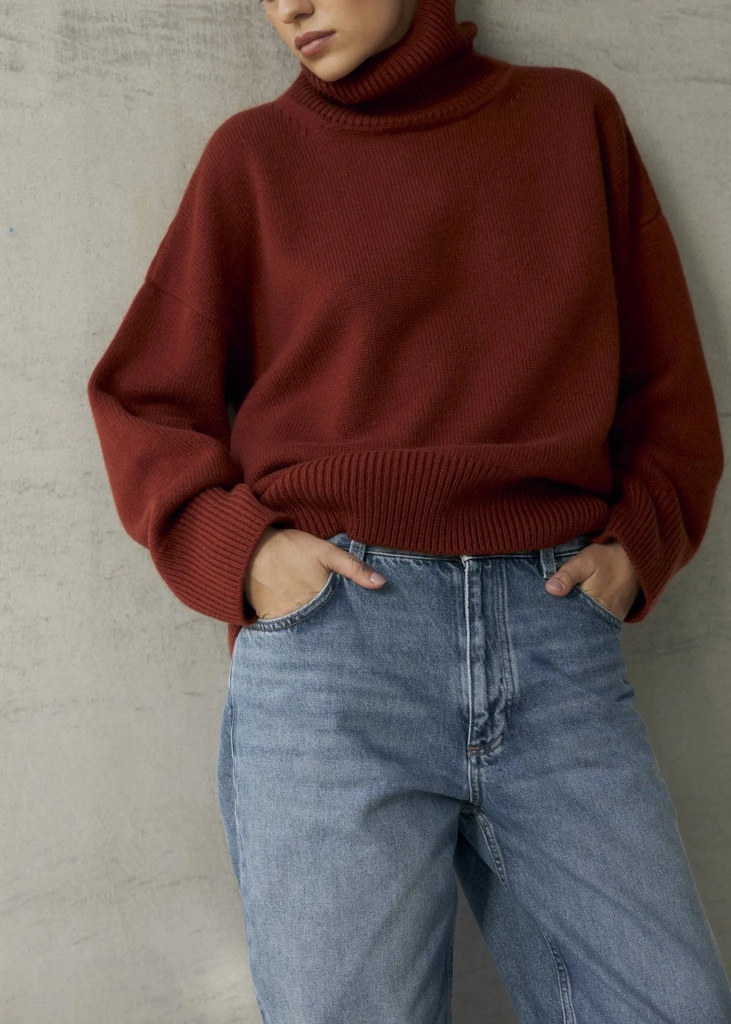 ZORIANA Turtle-Neck Cashmere Sweater in Terracotta NiSO