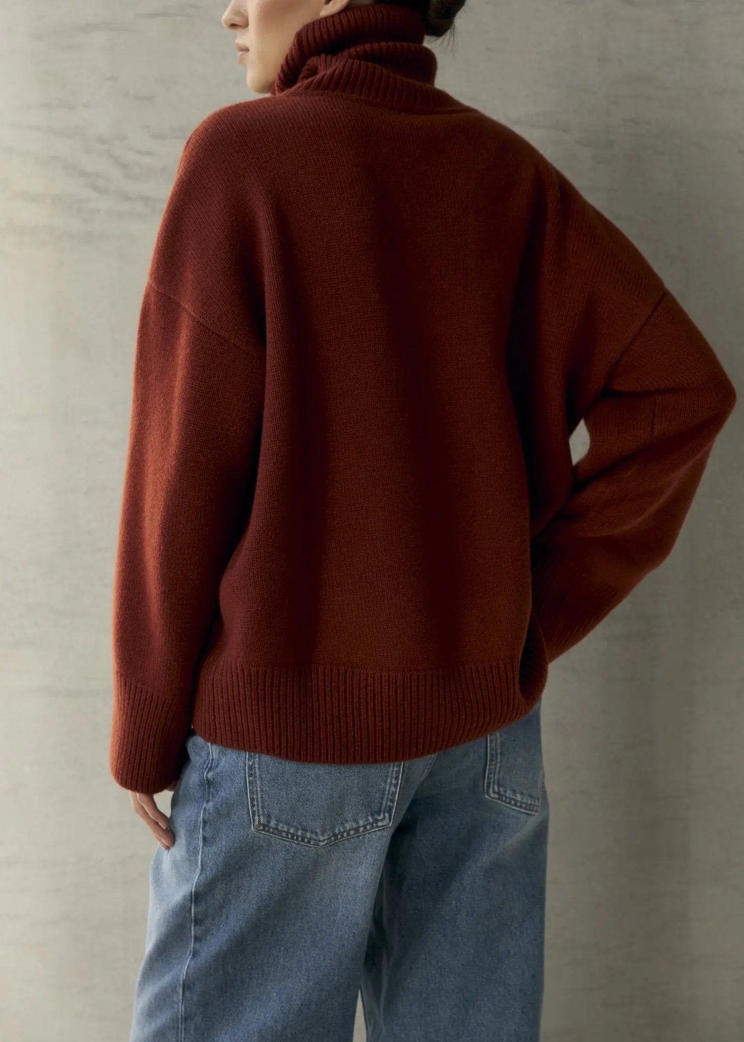 ZORIANA Turtle-Neck Cashmere Sweater in Terracotta NiSO