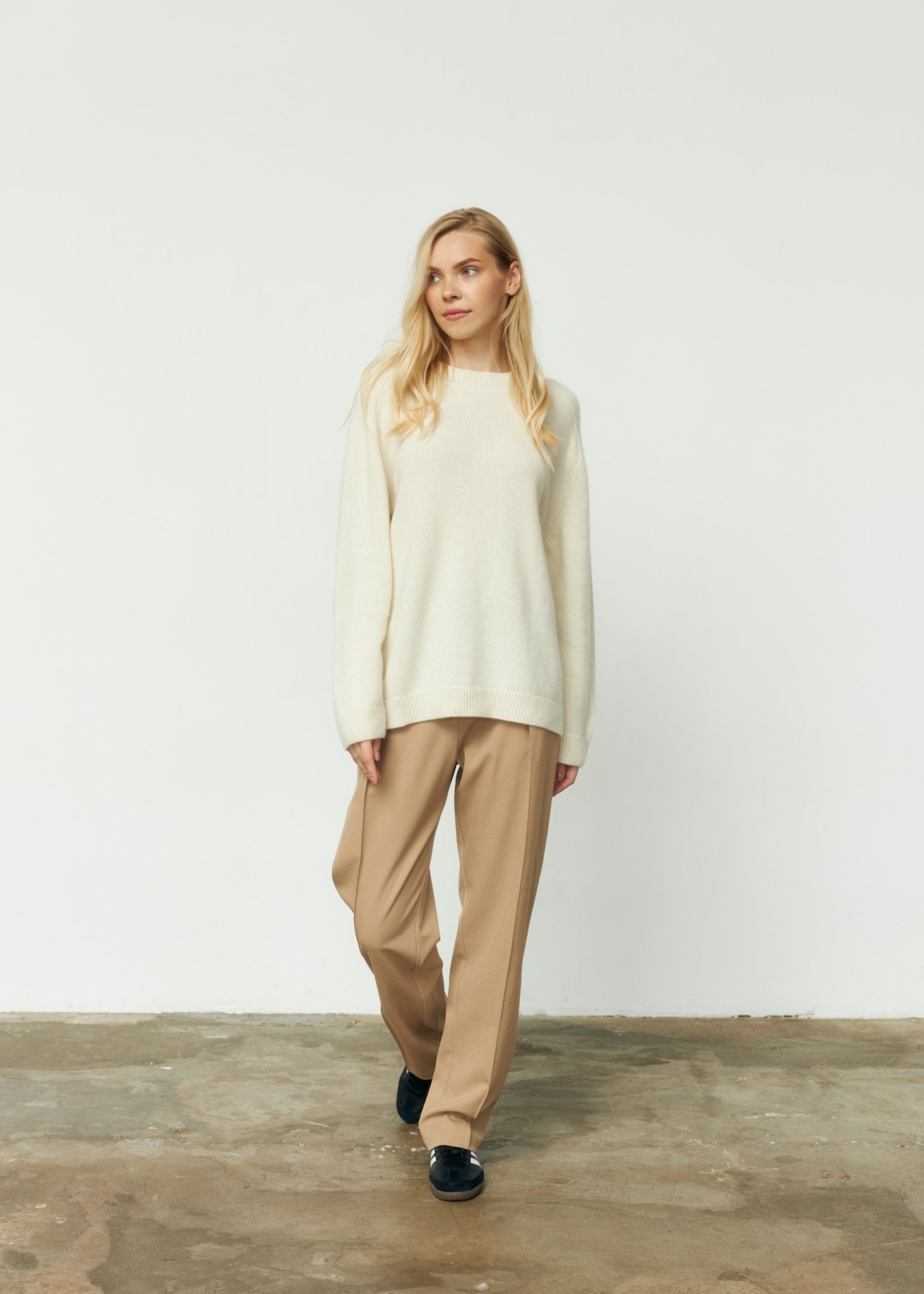 DZVINKA Crew - Neck Cashmere Sweater in White - NiSO