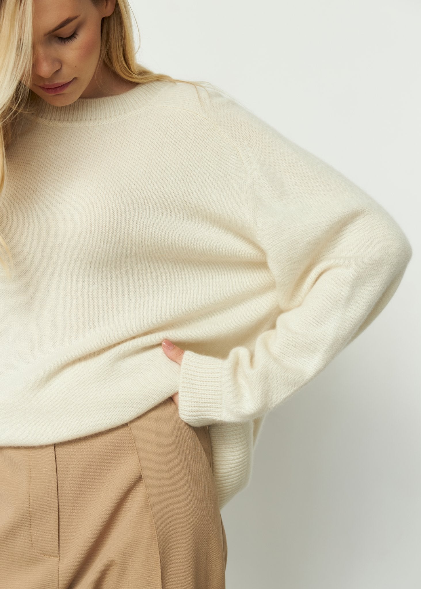 DZVINKA Crew - Neck Cashmere Sweater in White - NiSO