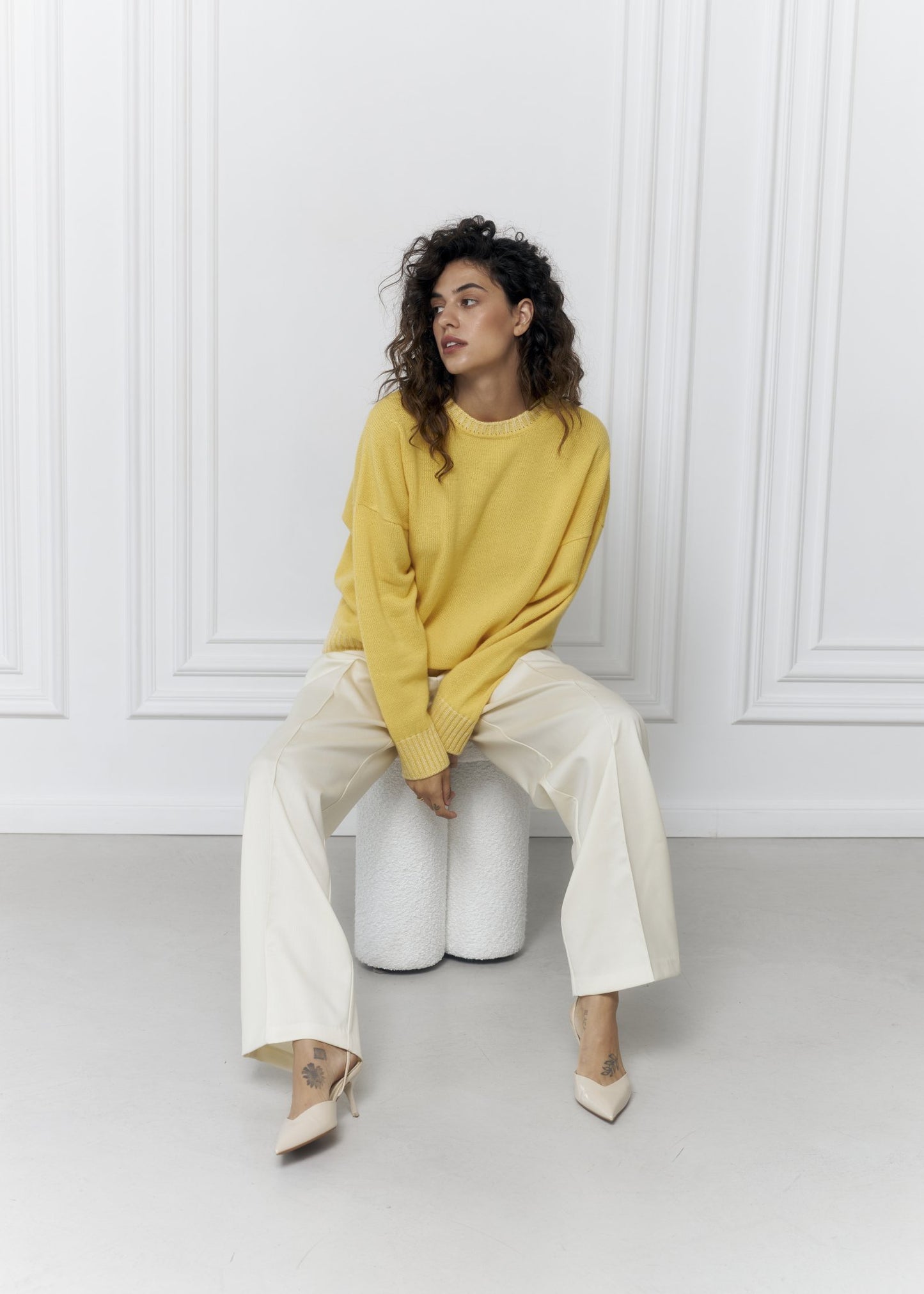 Women's MILAVA Cashmere Crew-Neck Sweater Yellow | NiSO