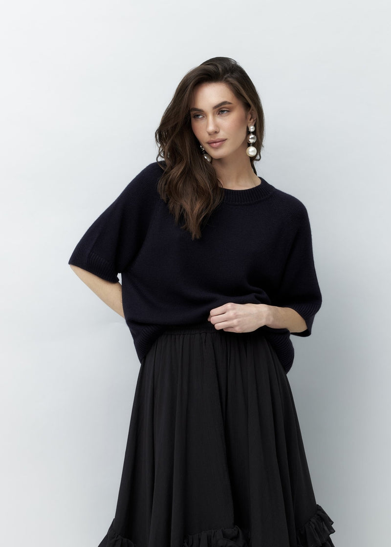 Lightweight Cashmere T-Shirt in Black NiSO