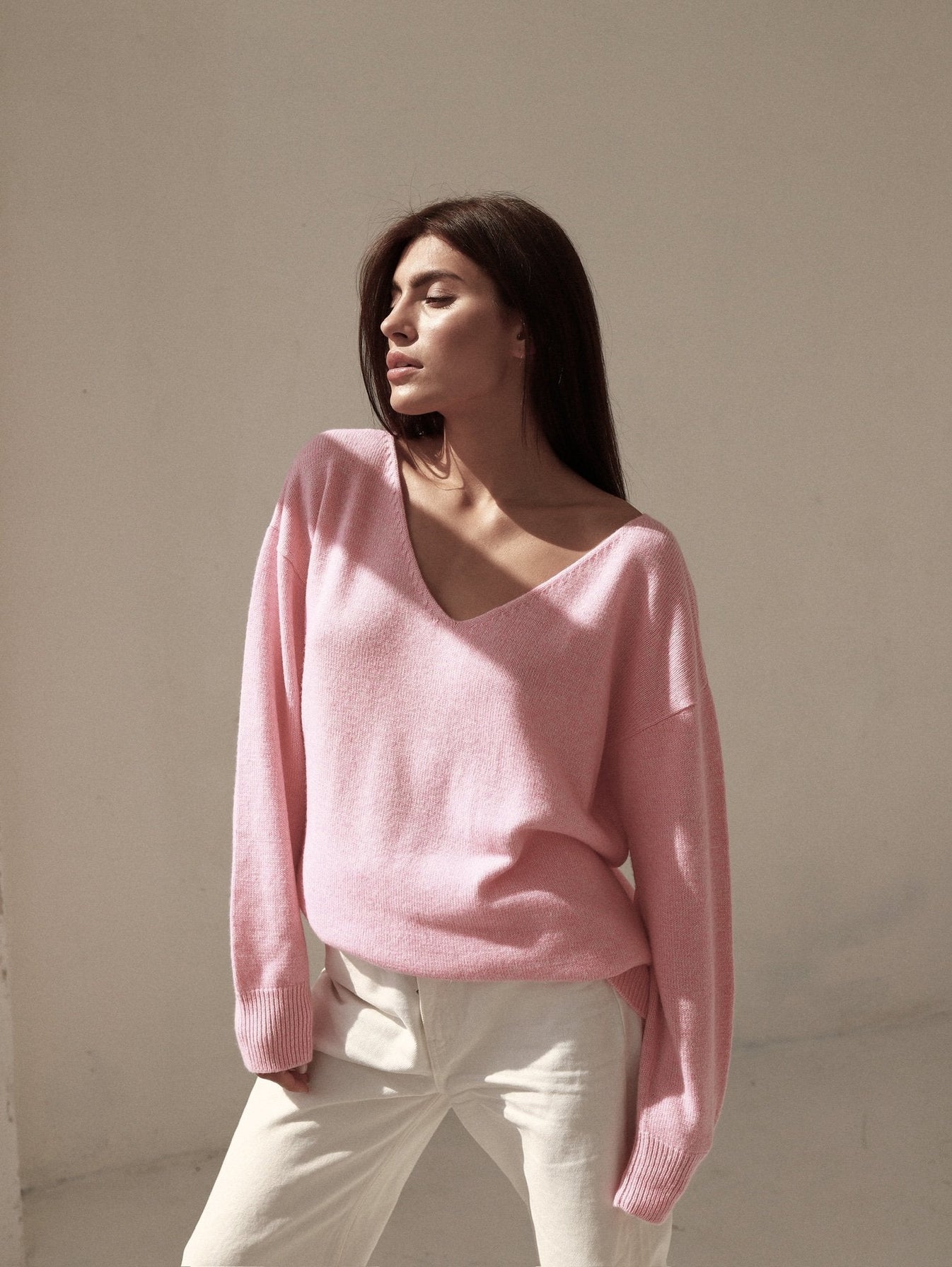 ZHADANA V-Neck Cashmere Sweater in Pink NiSO