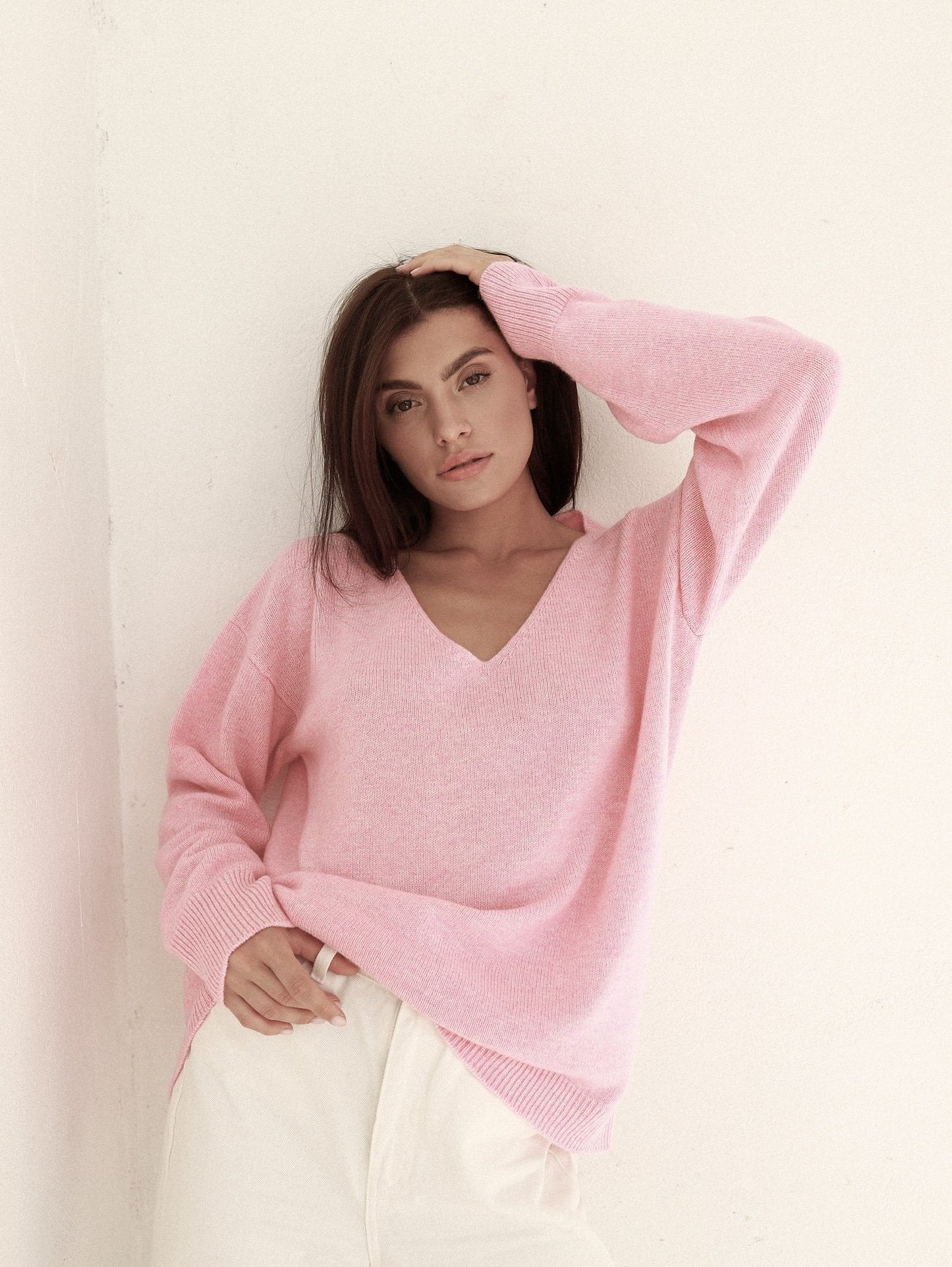 ZHADANA V-Neck Cashmere Sweater in Pink NiSO