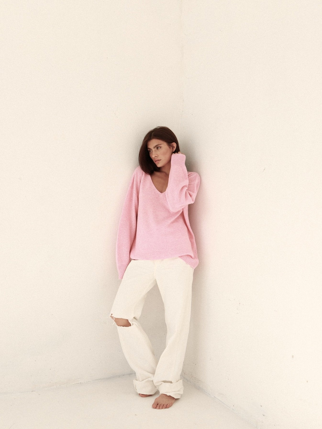 ZHADANA V-Neck Cashmere Sweater in Pink NiSO