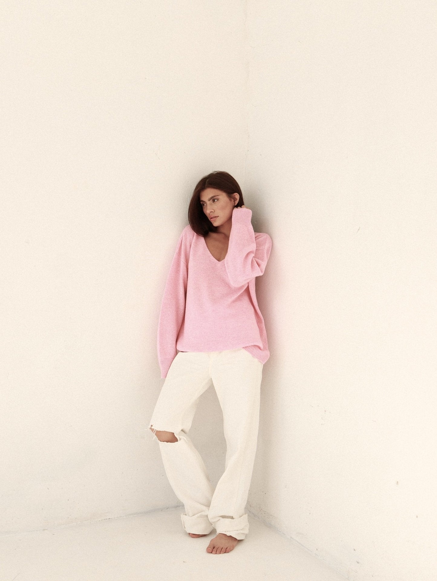 ZHADANA V-Neck Cashmere Sweater in Pink NiSO