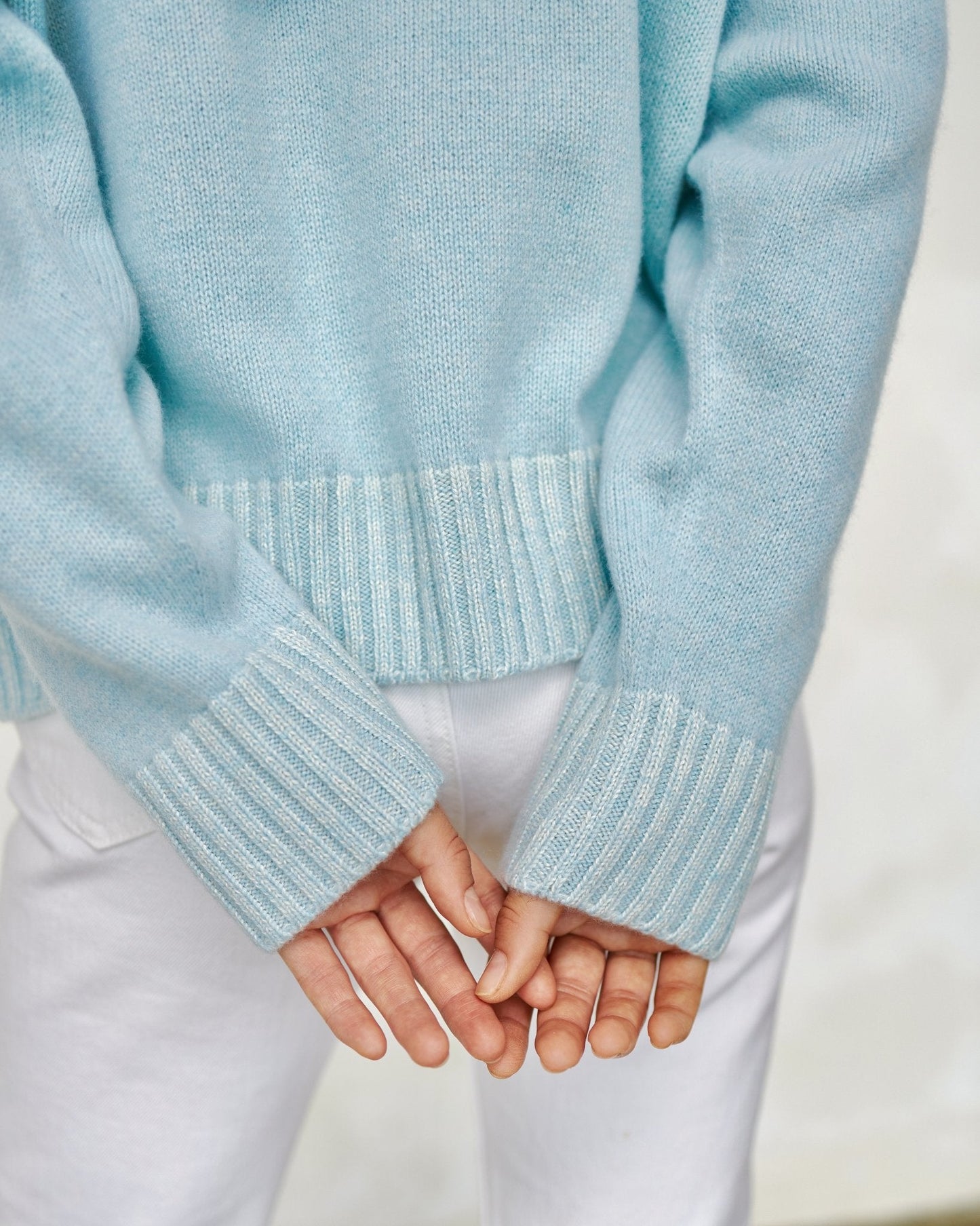 MILAVA Crew-Neck Cashmere Sweater in Aqua NiSO