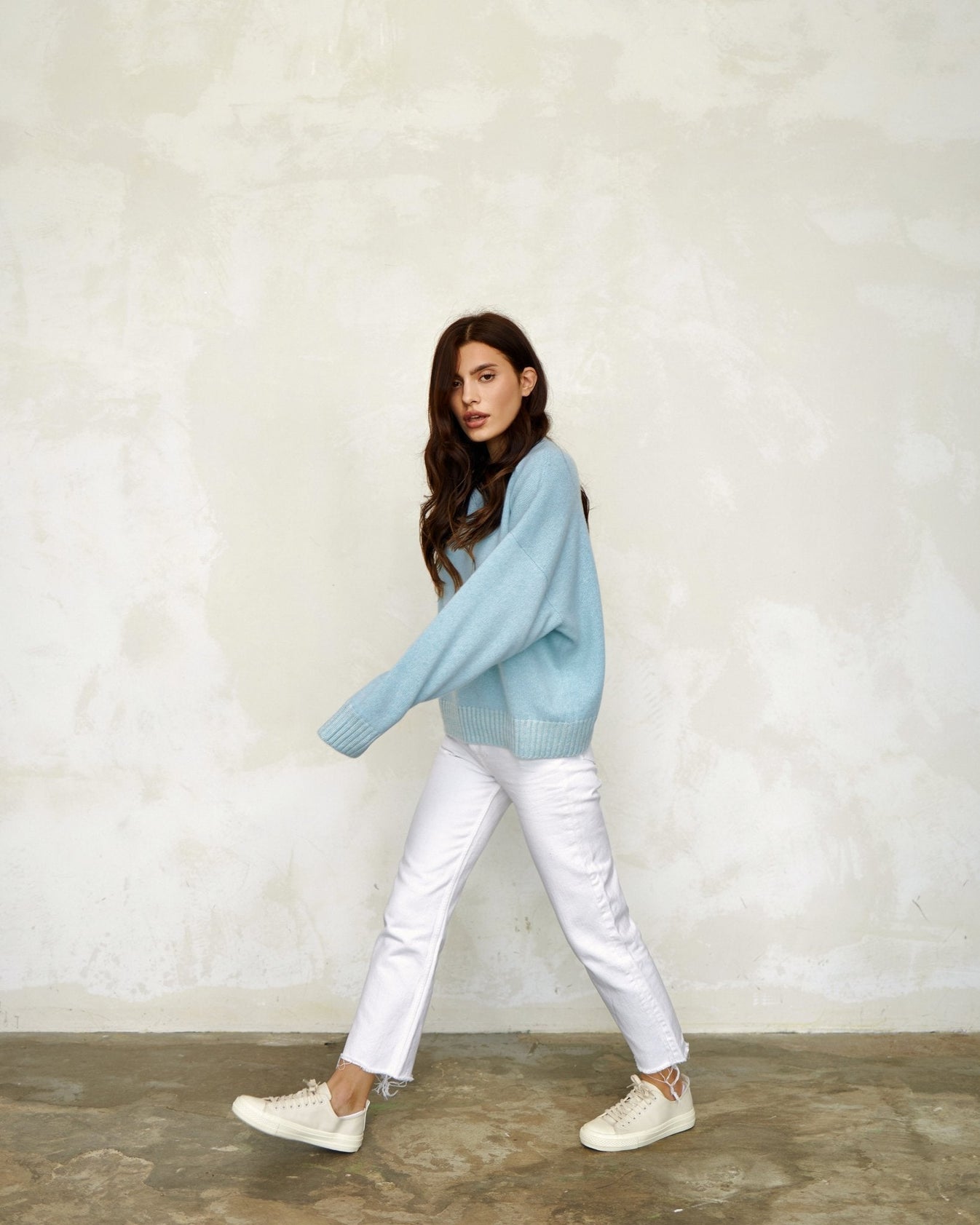 MILAVA Crew-Neck Cashmere Sweater in Aqua NiSO