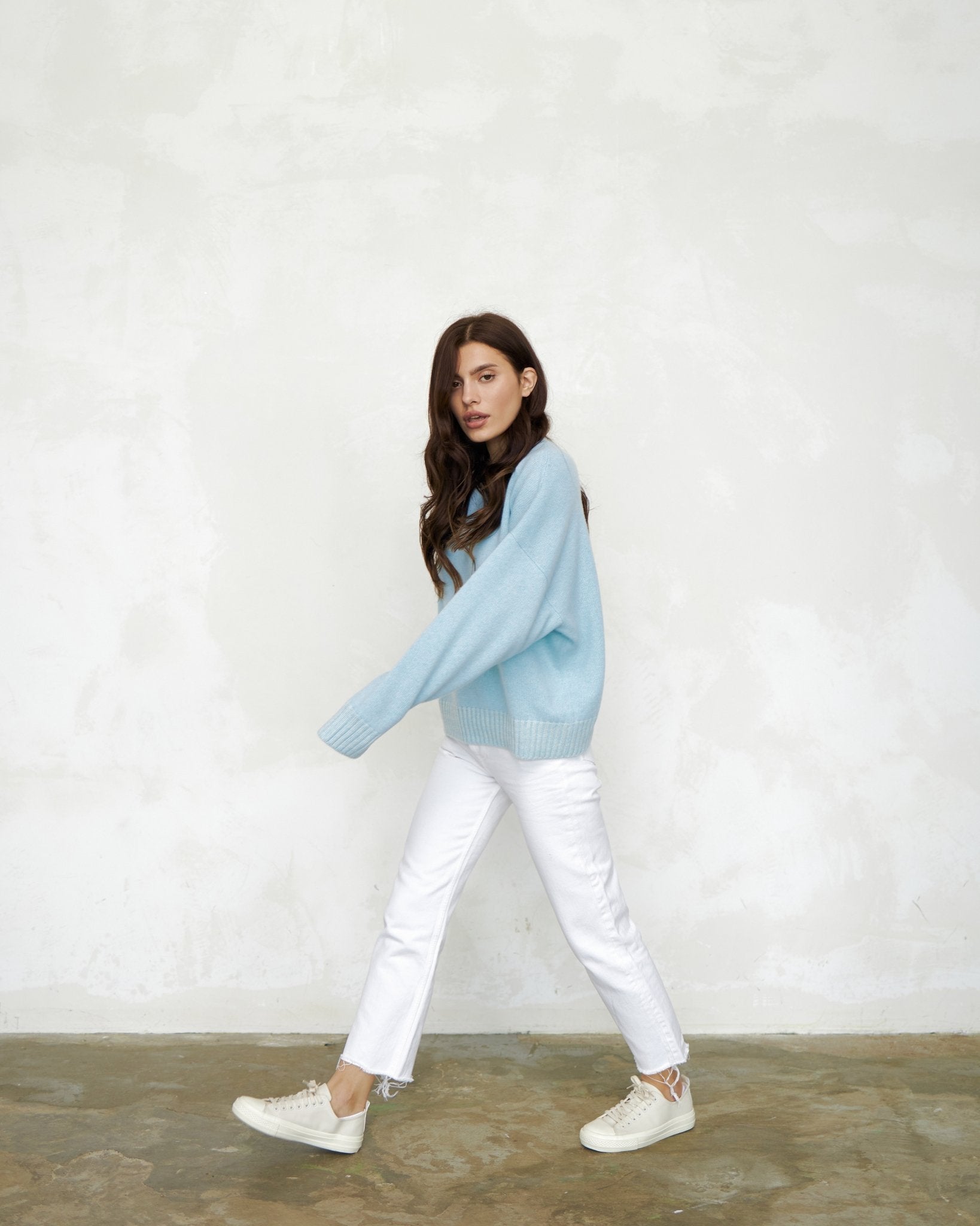 MILAVA Crew-Neck Cashmere Sweater in Aqua NiSO