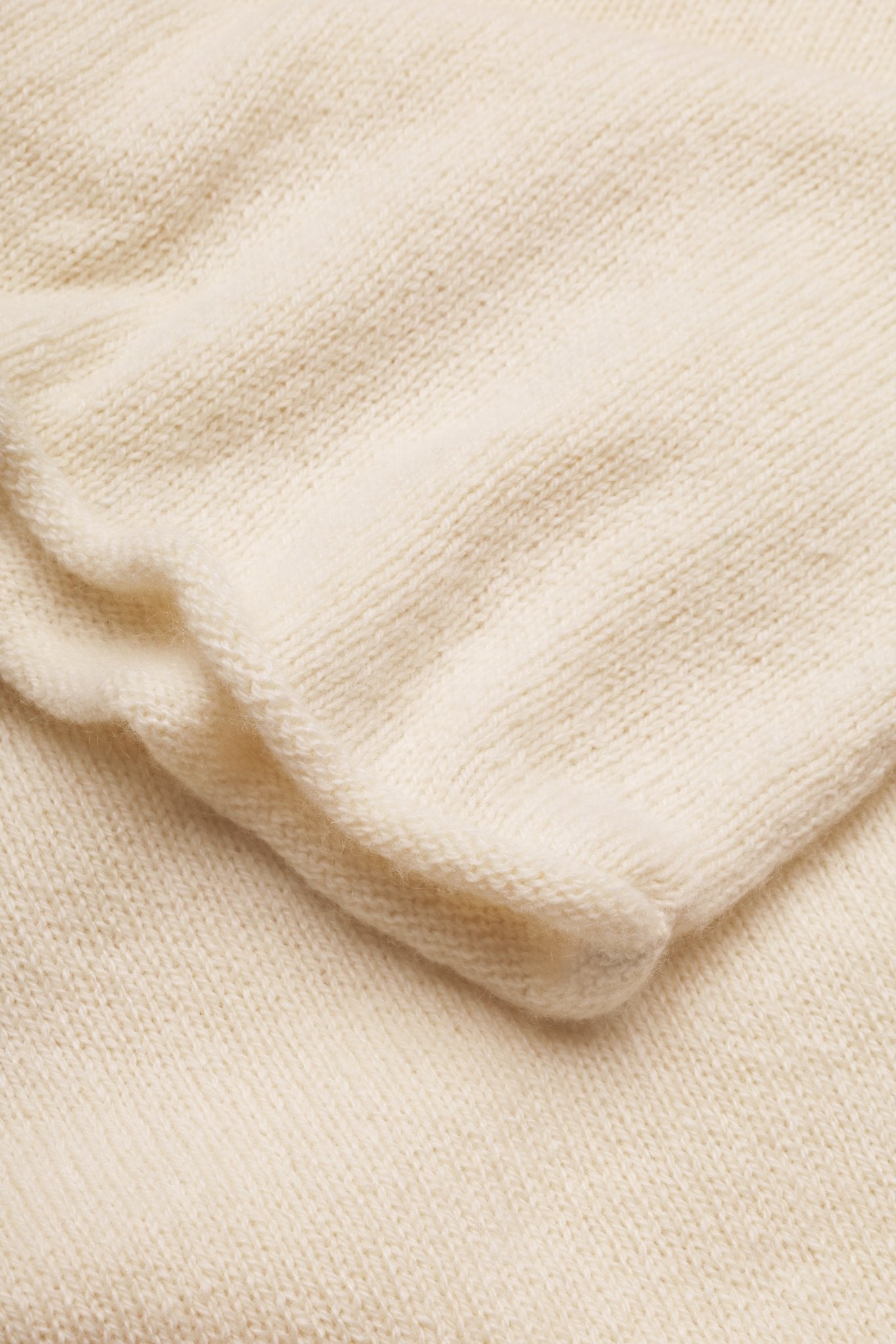 YASNA Cashmere Sweater in White NiSO