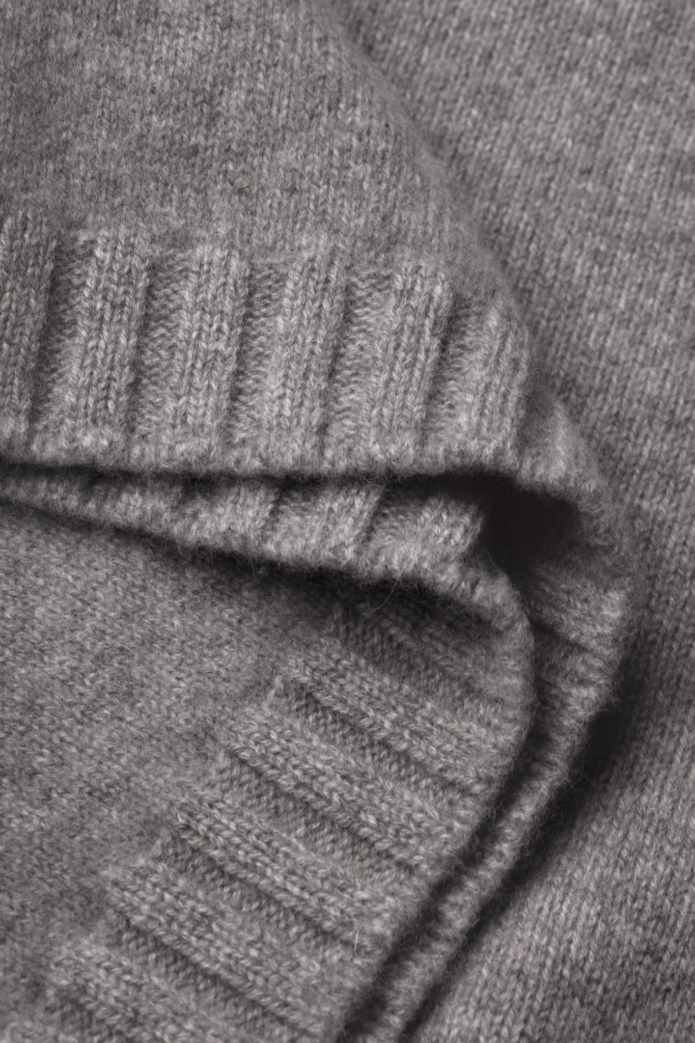 ORYNA Crew-Neck Cashmere Sweater in Gray NiSO
