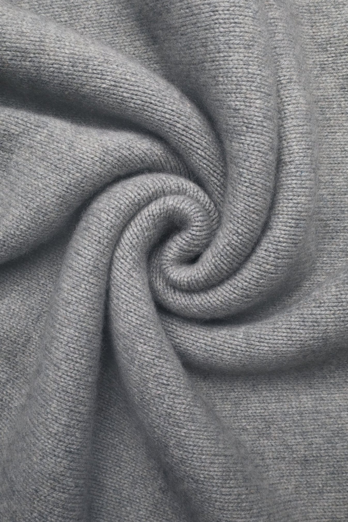 ZORIANA Turtle-Neck Cashmere Sweater in Gray NiSO