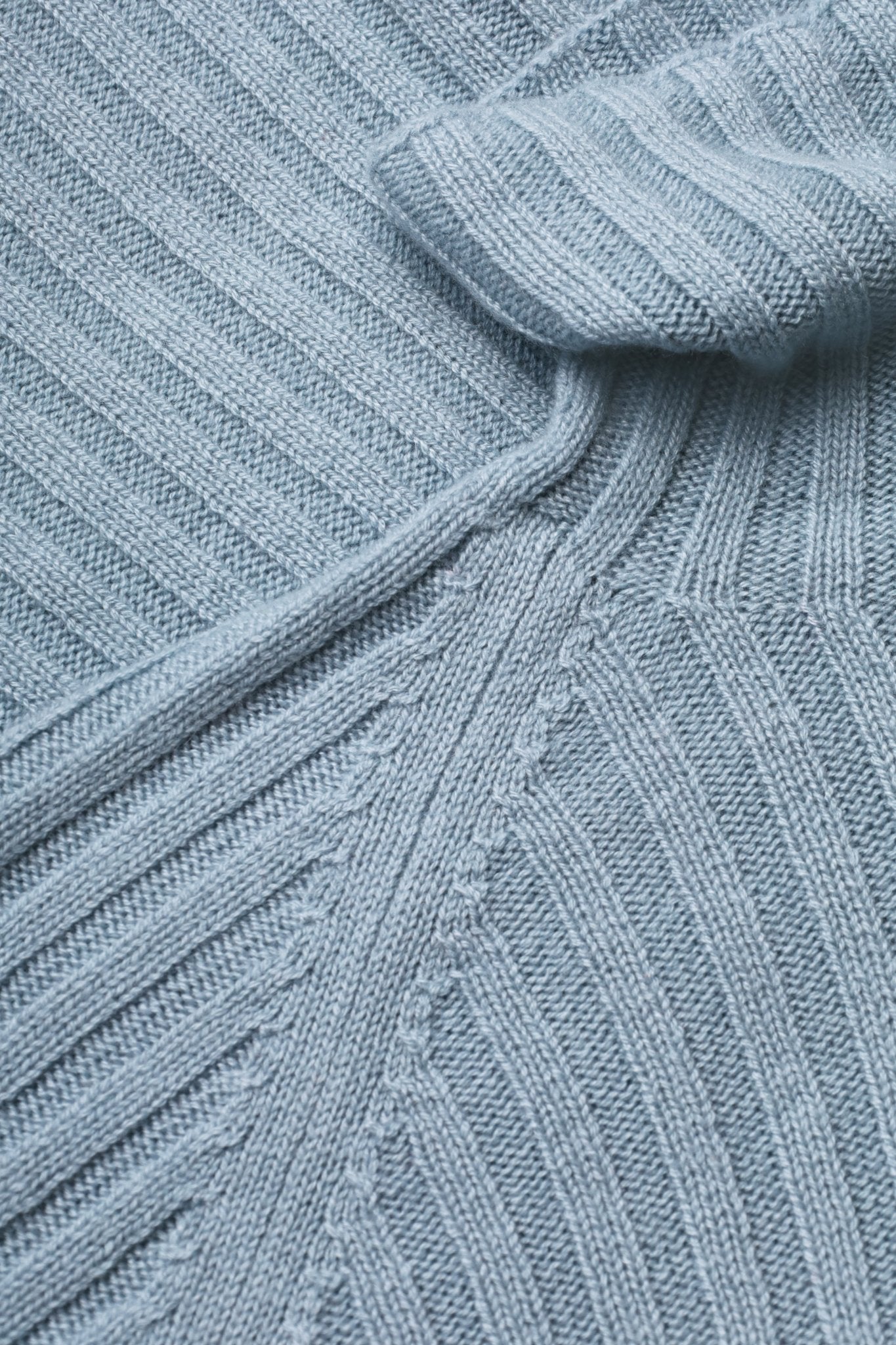 LILEYA Cashmere Sweater in Blue NiSO