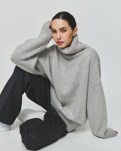 Large 100% Cashmere Oversize Sweater with Turtle Neck in Grey - NiSO