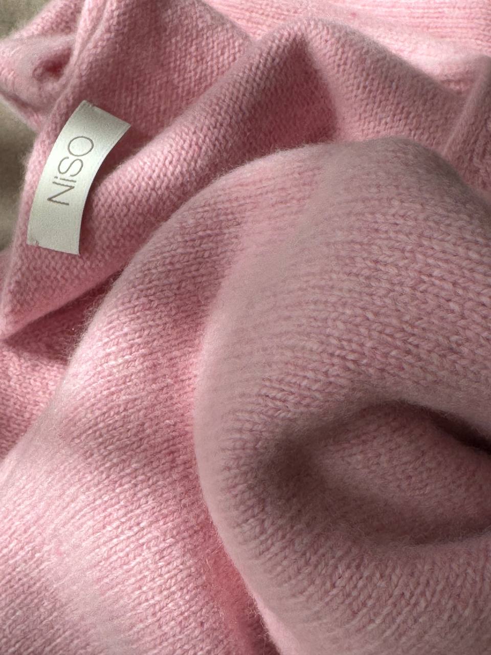 ZHADANA V-Neck Cashmere Sweater in Pink NiSO