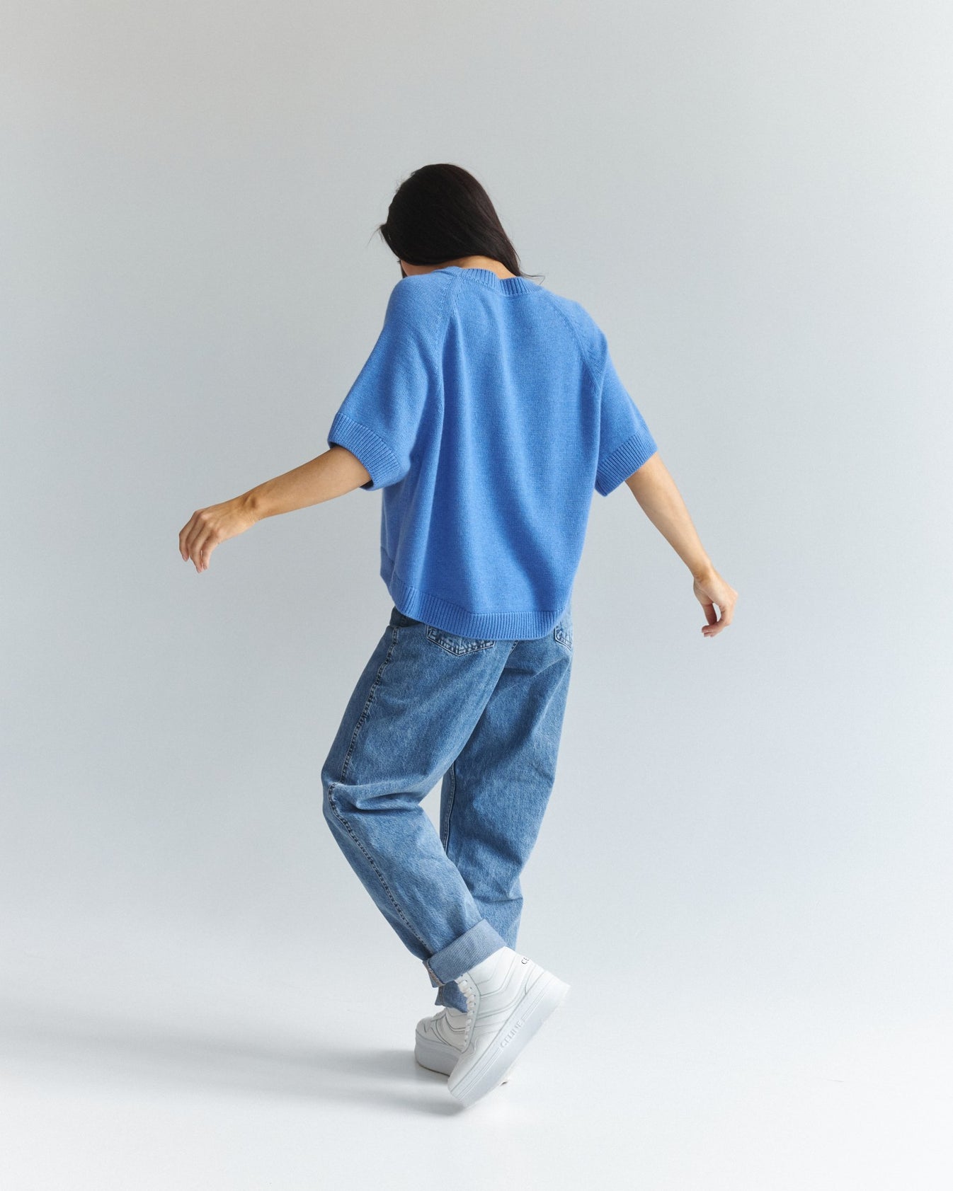 Lightweight Cashmere T-Shirt in Bright Blue | NiSO