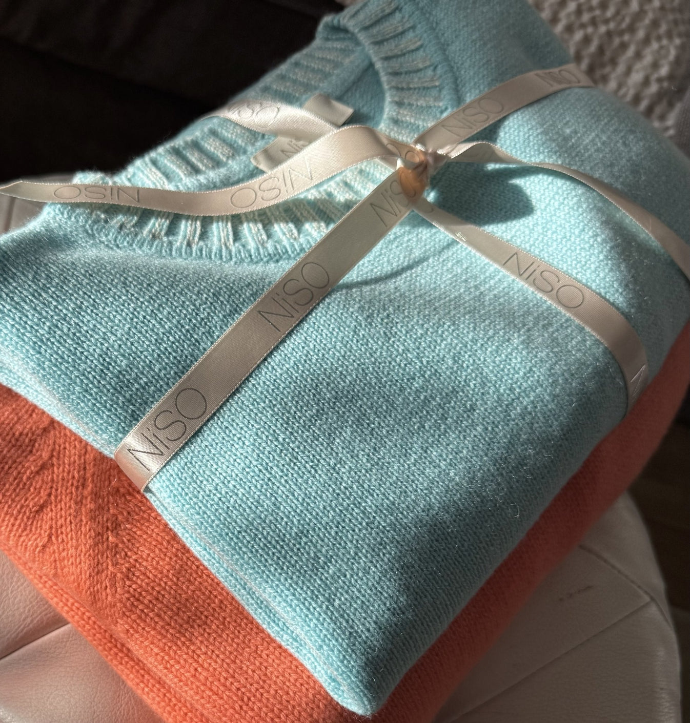 MILAVA Crew-Neck Cashmere Sweater in Aqua NiSO