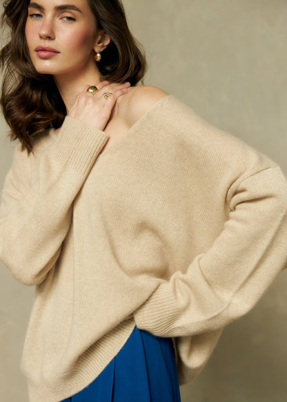V - Neck 100% Cashmere Sweater in Beige - NiSO