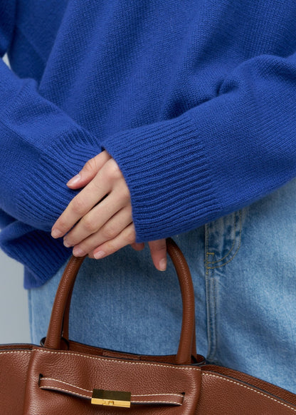 V - Neck 100% Cashmere Sweater in Navy - NiSO